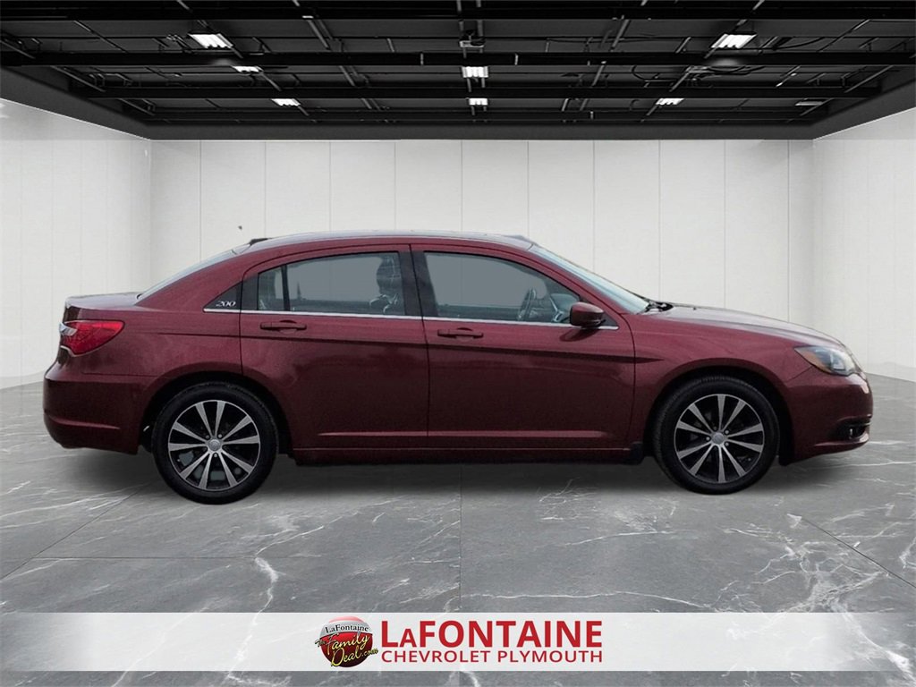 Used 2014 Chrysler 200 Limited w/ Sun/Sound Group image 9