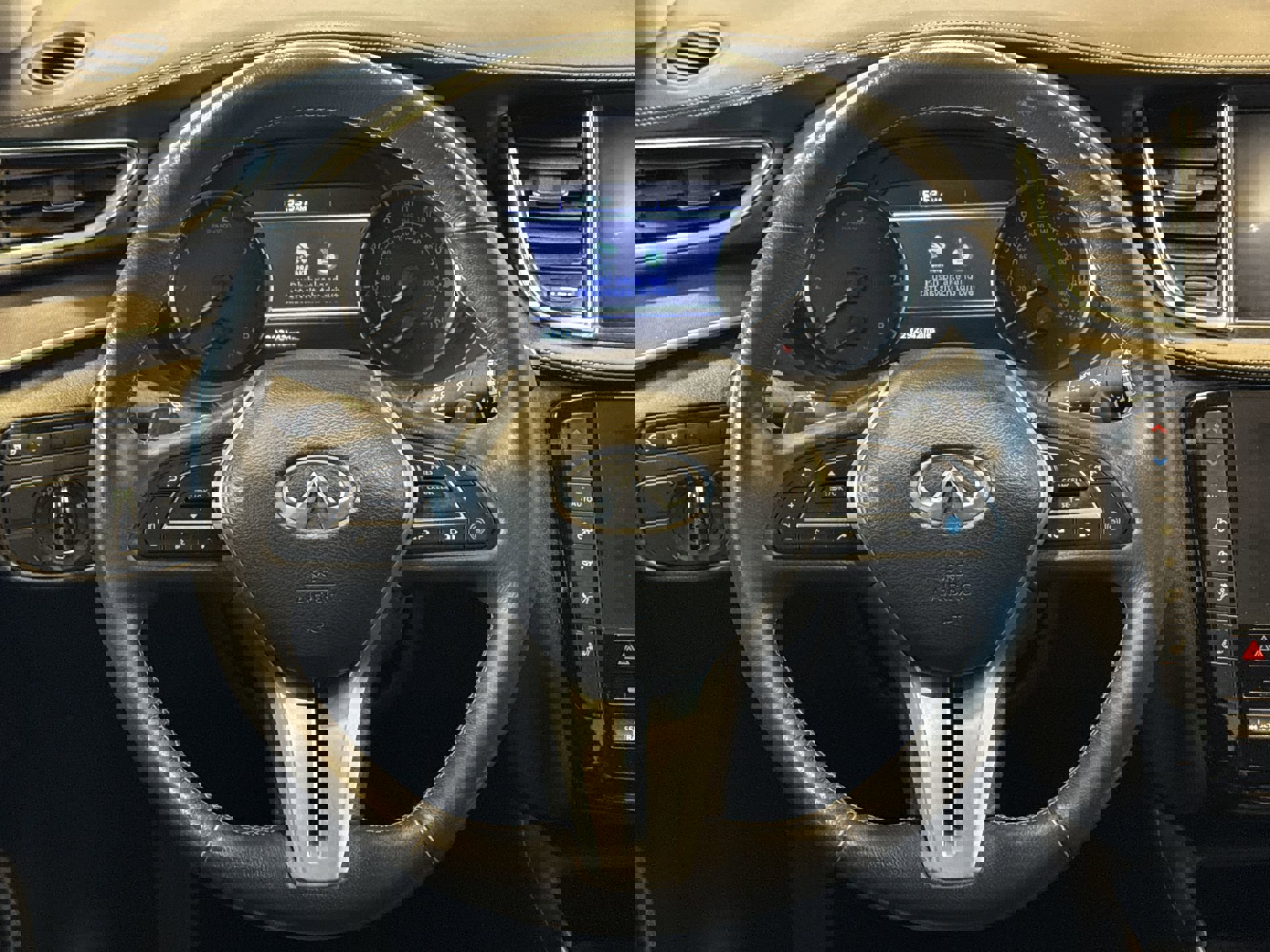 Certified 2023 INFINITI QX50 Luxe image 14