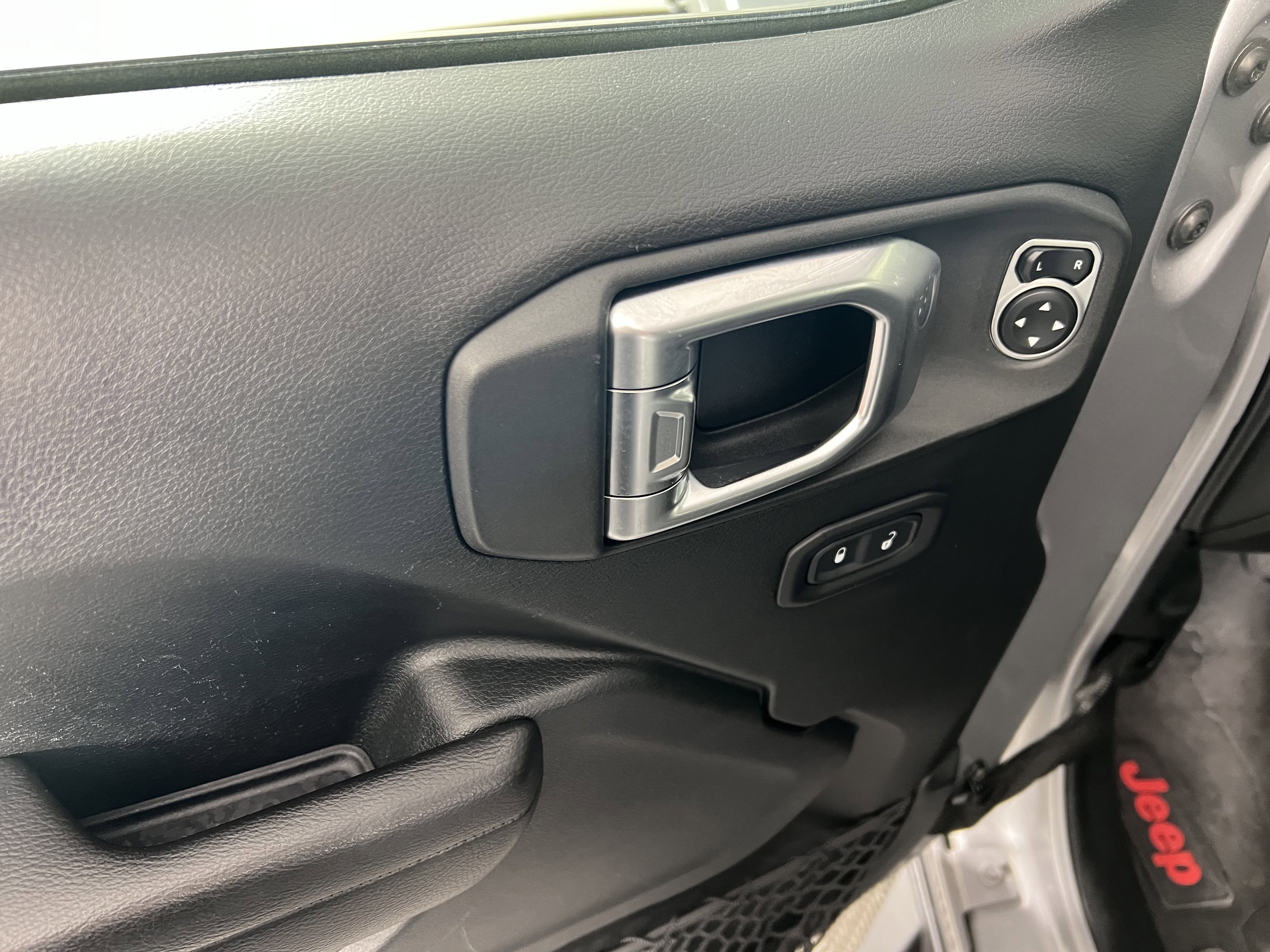 Used 2018 Jeep Wrangler Unlimited Sport S image 17