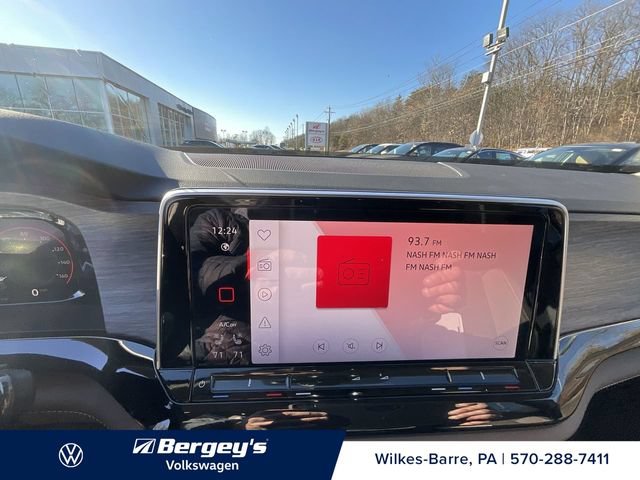 Used 2024 Volkswagen Atlas SEL AWD/4WD image 8