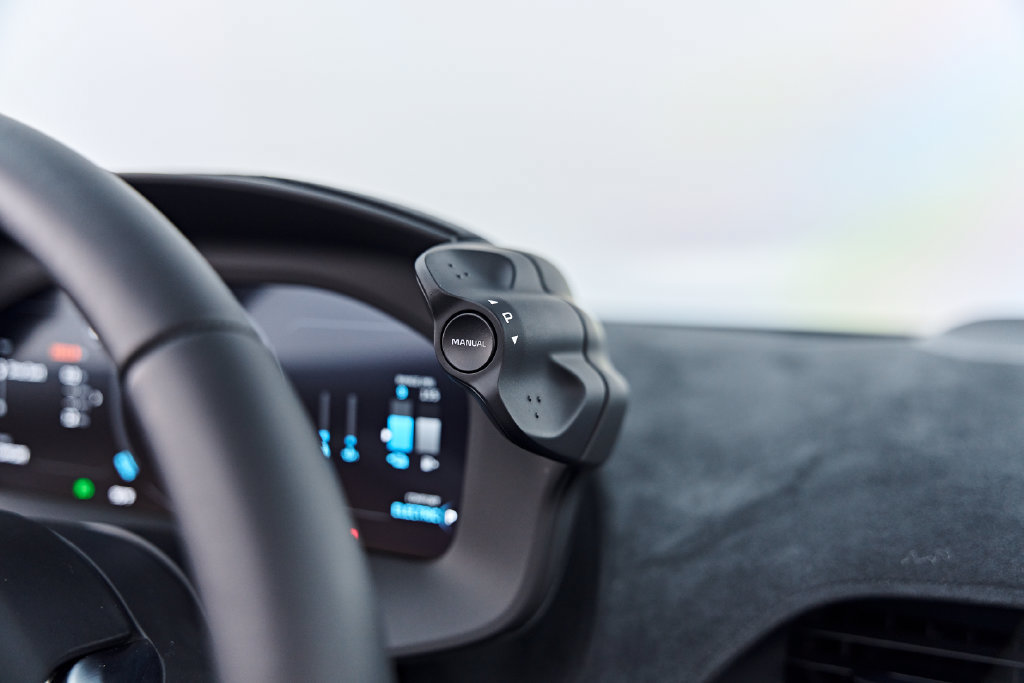 Used 2025 McLaren Artura Spider RWD image 72