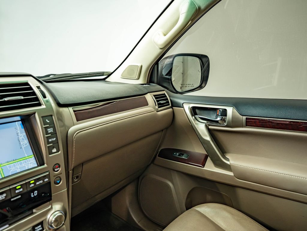 Used 2014 Lexus GX 460 w/ Premium Package AWD/4WD image 30