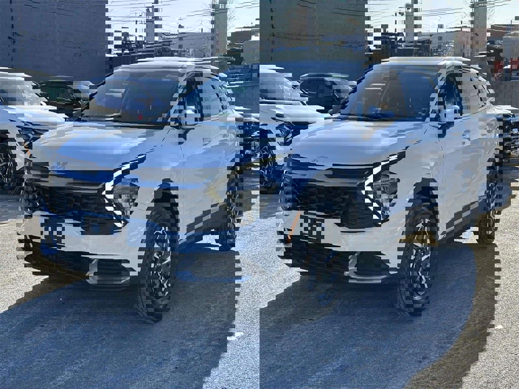 Used 2023 Kia Sportage LX image 8