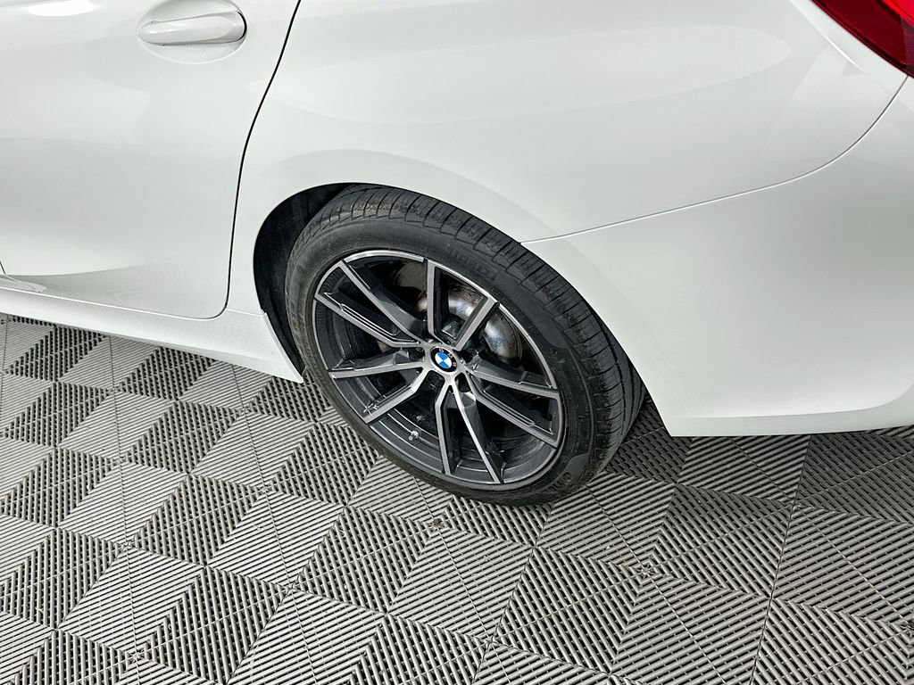 Used 2019 BMW 330i xDrive Sedan w/ Convenience Package image 39