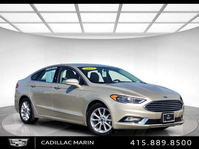 Used 2017 Ford Fusion SE image 1