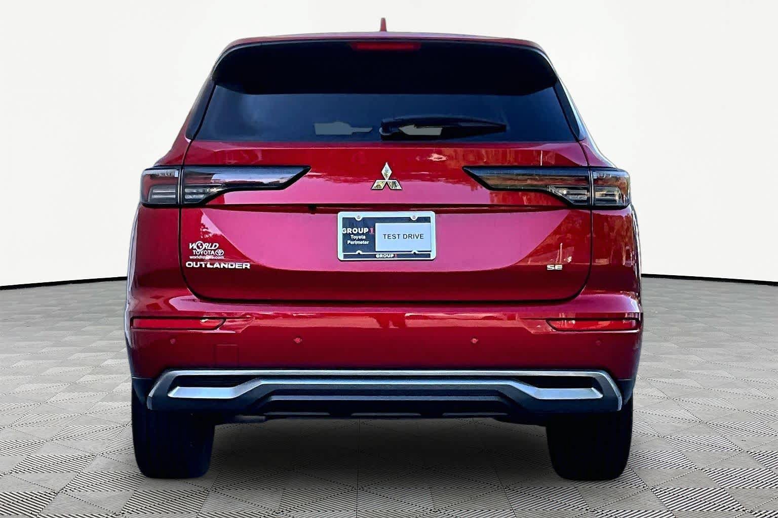 Used 2025 Mitsubishi Outlander SE FWD image 5