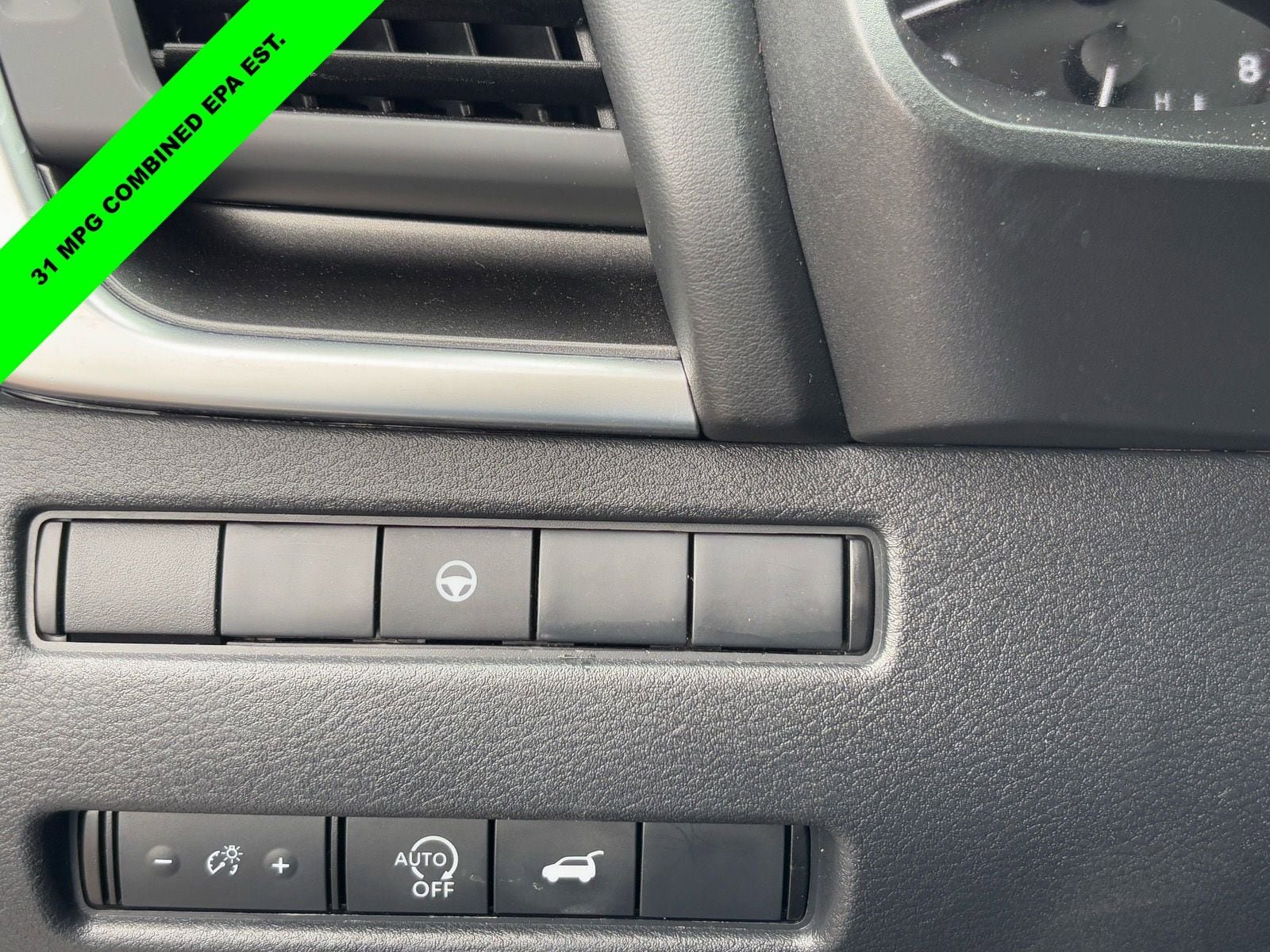 Used 2025 Nissan Rogue SV AWD/4WD image 29