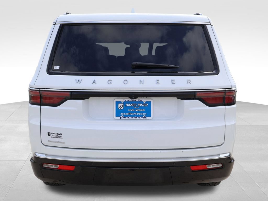 Used 2023 Jeep Wagoneer 4WD image 4