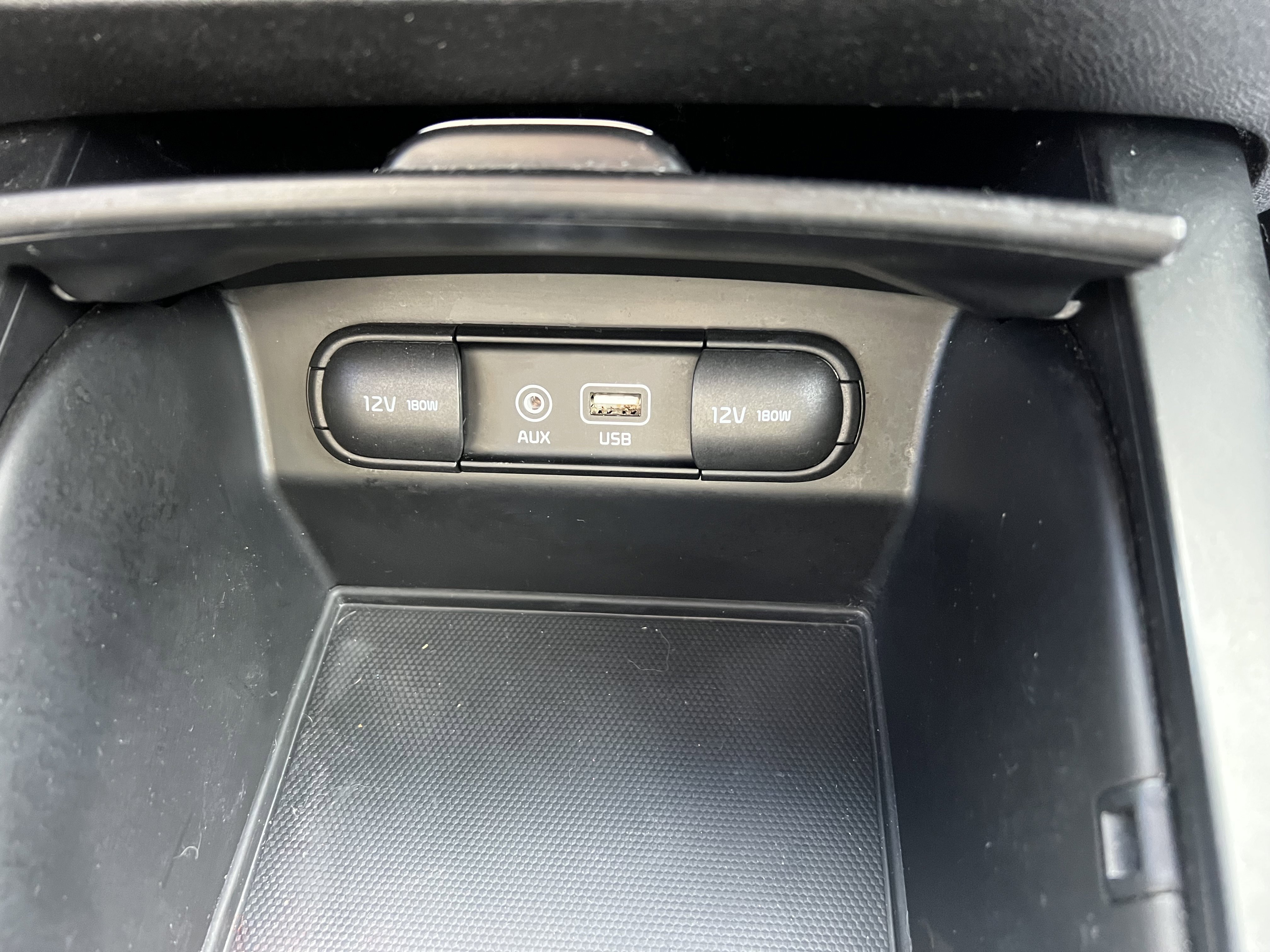 Used 2018 Kia Sorento LX image 25