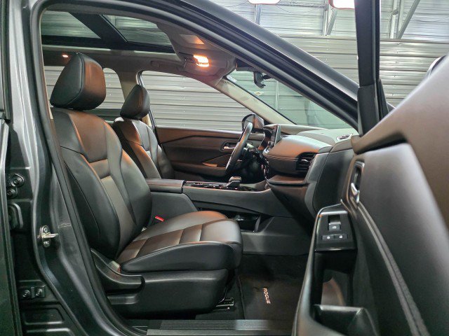 Used 2022 Nissan Rogue SV w/ SV Premium Package image 14