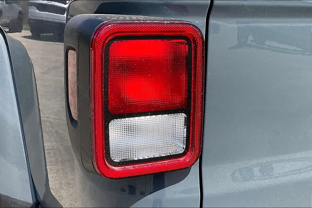 New 2026 Jeep Gladiator Sport AWD/4WD image 18