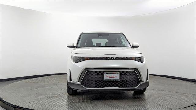 Used 2023 Kia Soul LX w/ Option Group 015 FWD image 13