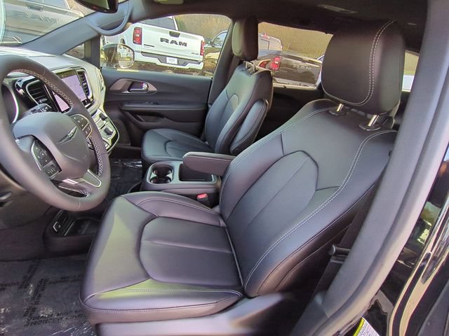 New 2026 Chrysler Pacifica Select FWD image 22
