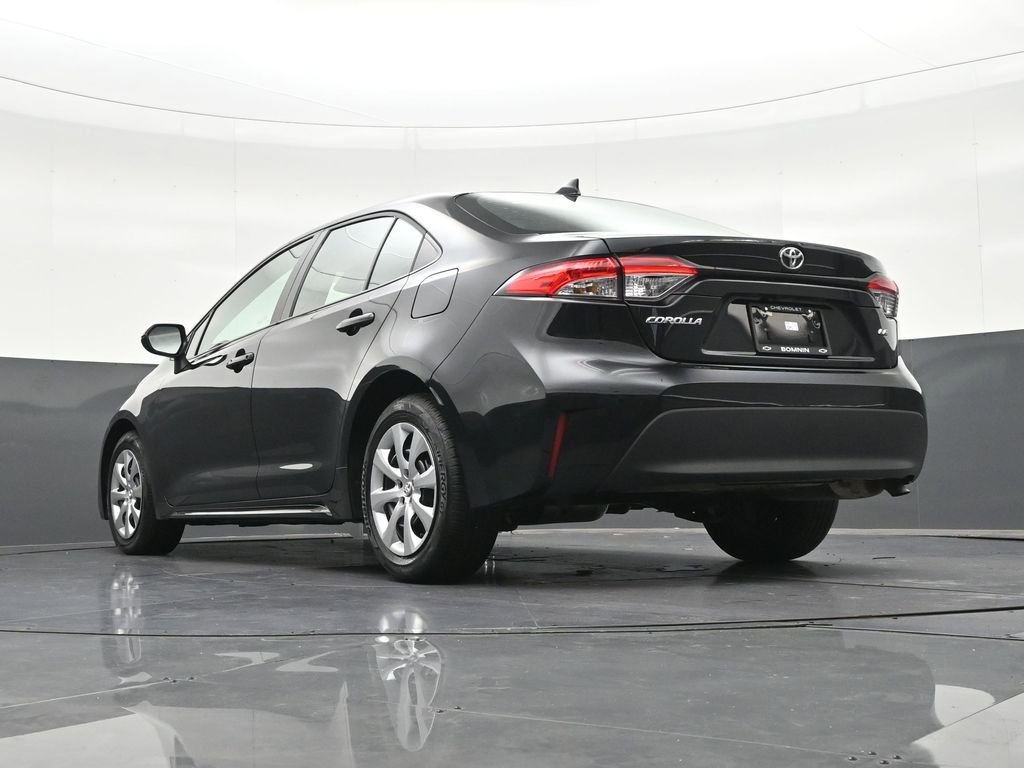 Used 2025 Toyota Corolla LE w/ Convenience Package FWD image 28