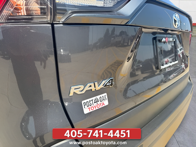Used 2025 Toyota RAV4 XLE FWD image 30