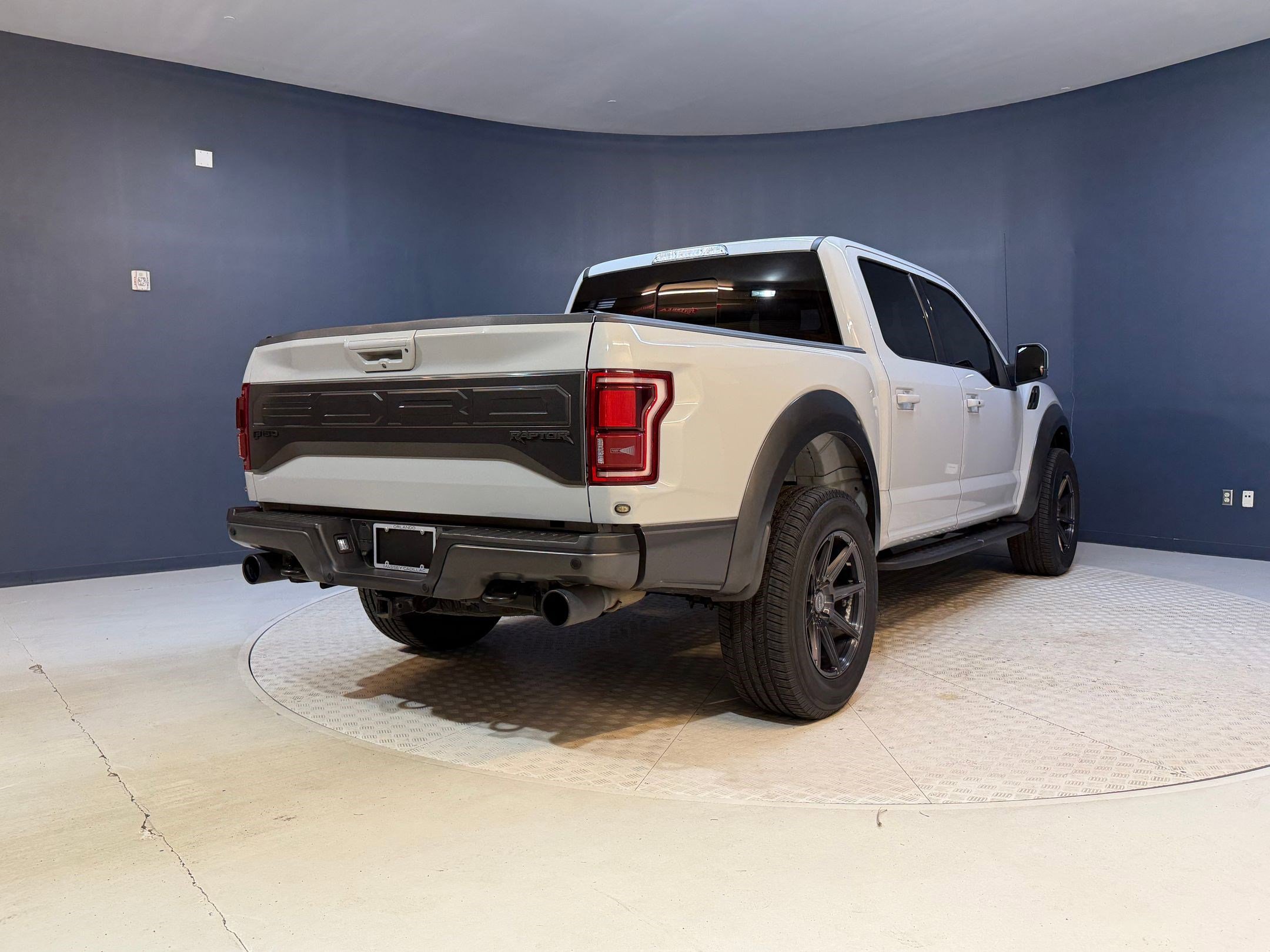 Used 2017 Ford F150 Raptor w/ Equipment Group 802A Luxury AWD/4WD image 9