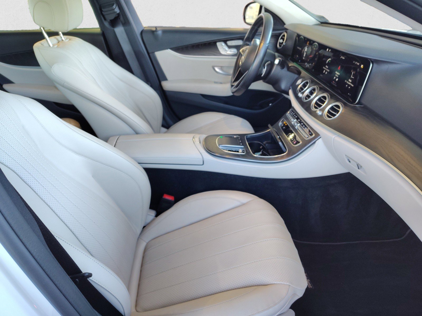 Used 2022 Mercedes-Benz E 350 Sedan image 21