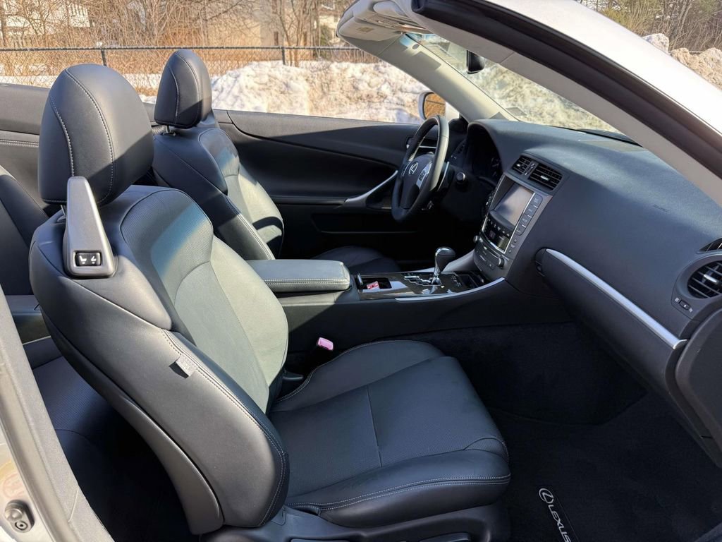 Used 2014 Lexus IS 250C w/ Luxury Package image 15