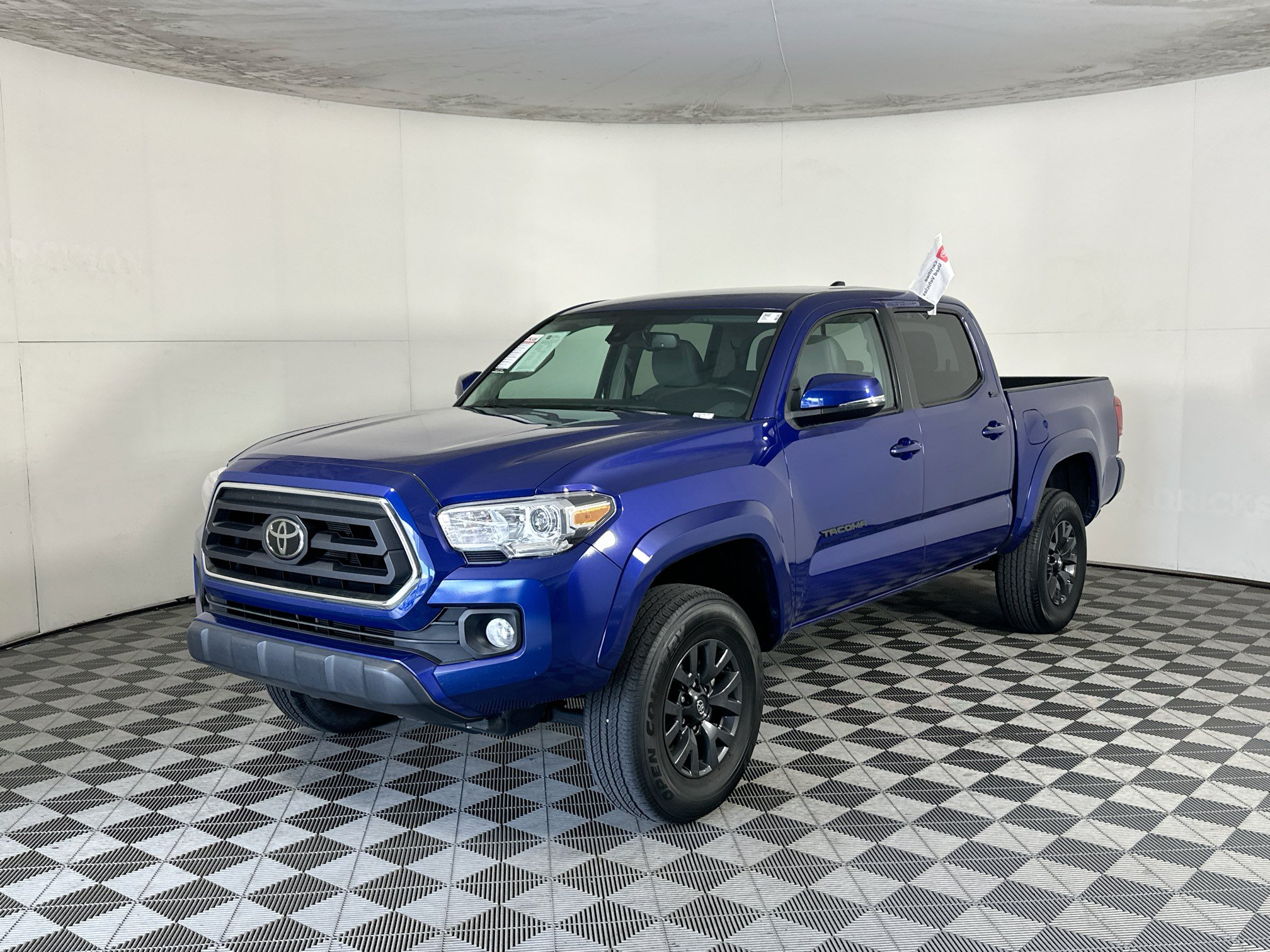 Used 2023 Toyota Tacoma SR5 w/ Technology Package AWD/4WD image 7