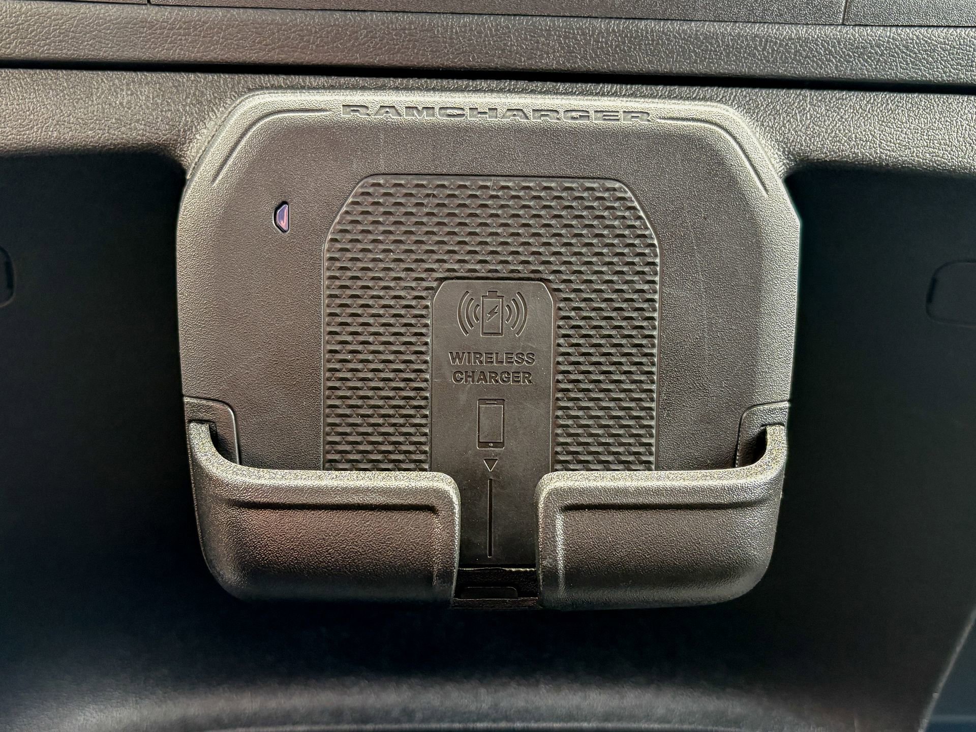 Used 2024 RAM ProMaster 2500 w/ Premium Convenience Group FWD image 31