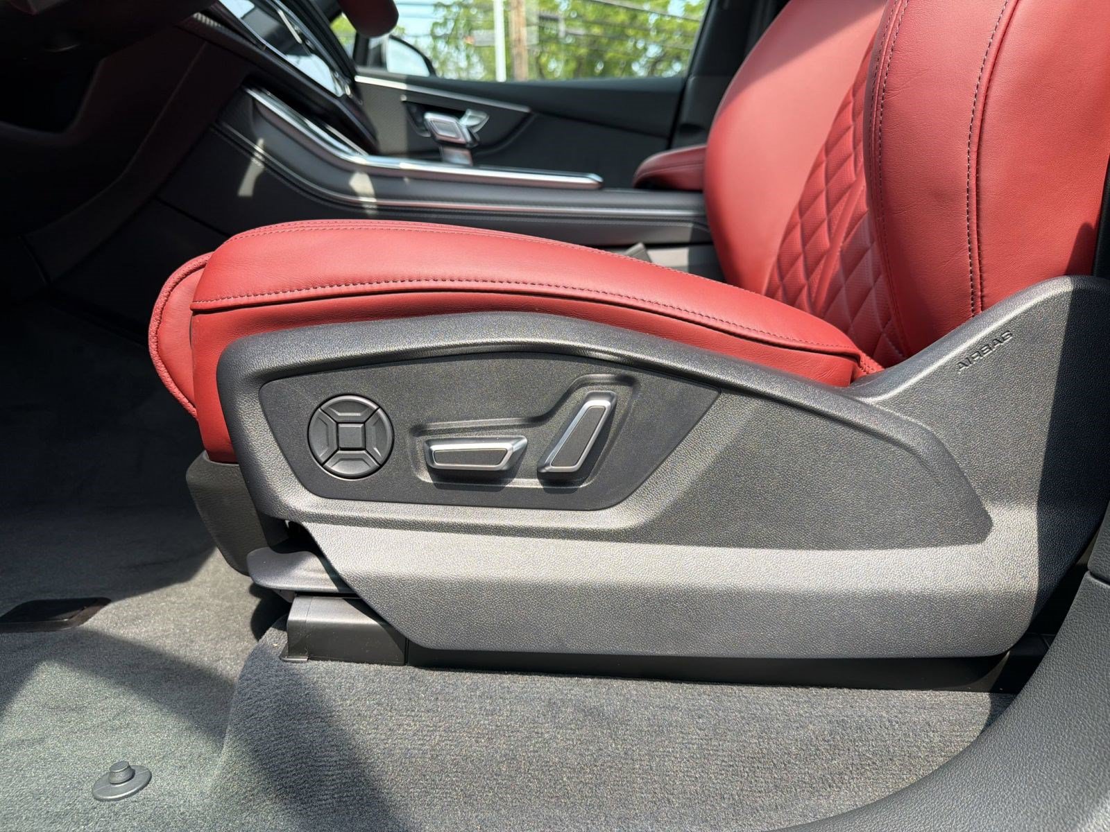 New 2026 Audi SQ7 Premium Plus AWD/4WD image 15