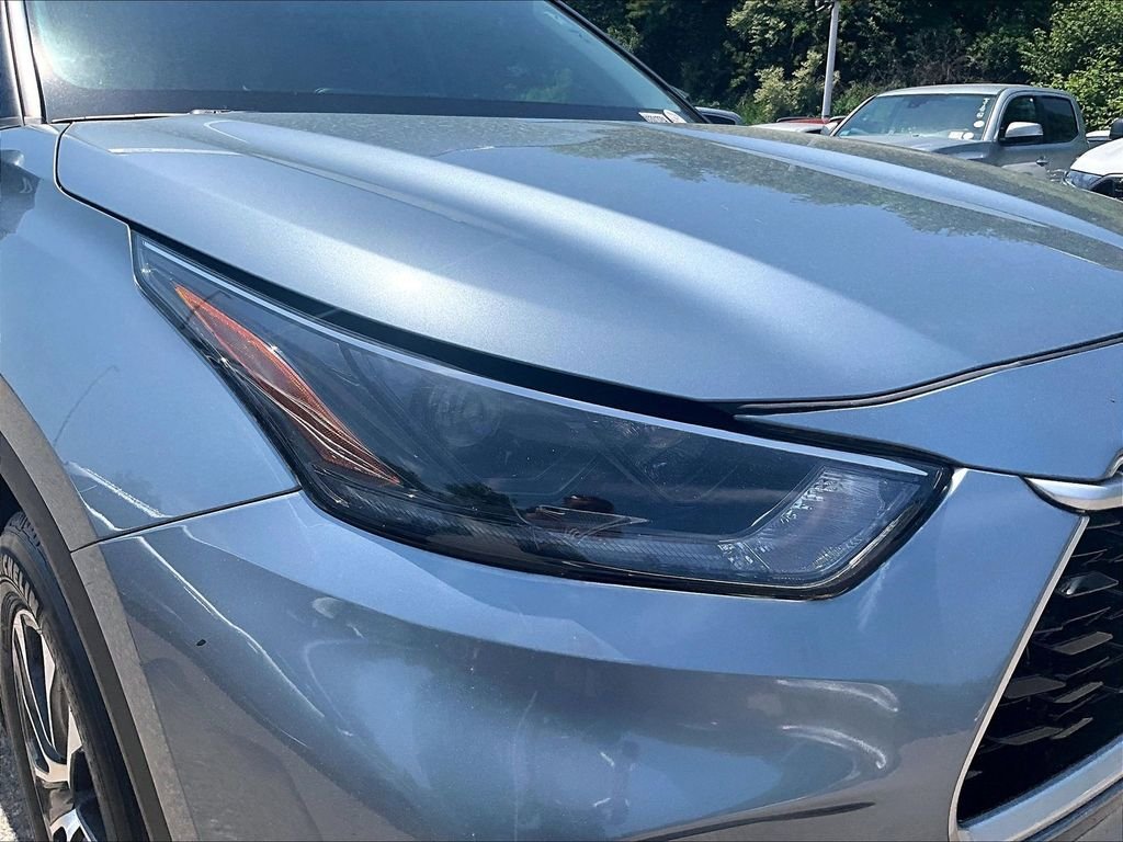 Certified 2021 Toyota Highlander XLE AWD/4WD image 34