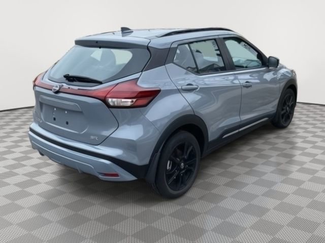 Used 2023 Nissan Kicks SR w/ SR Premium Package FWD image 5