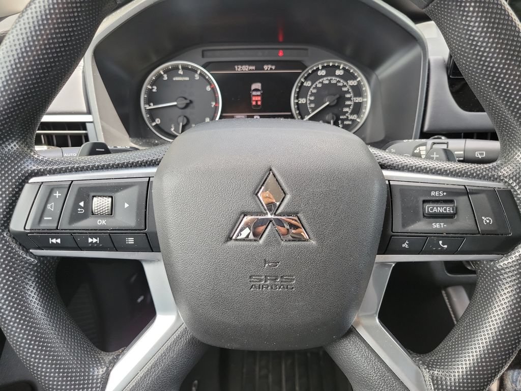 Used 2026 Mitsubishi Outlander ES FWD image 29