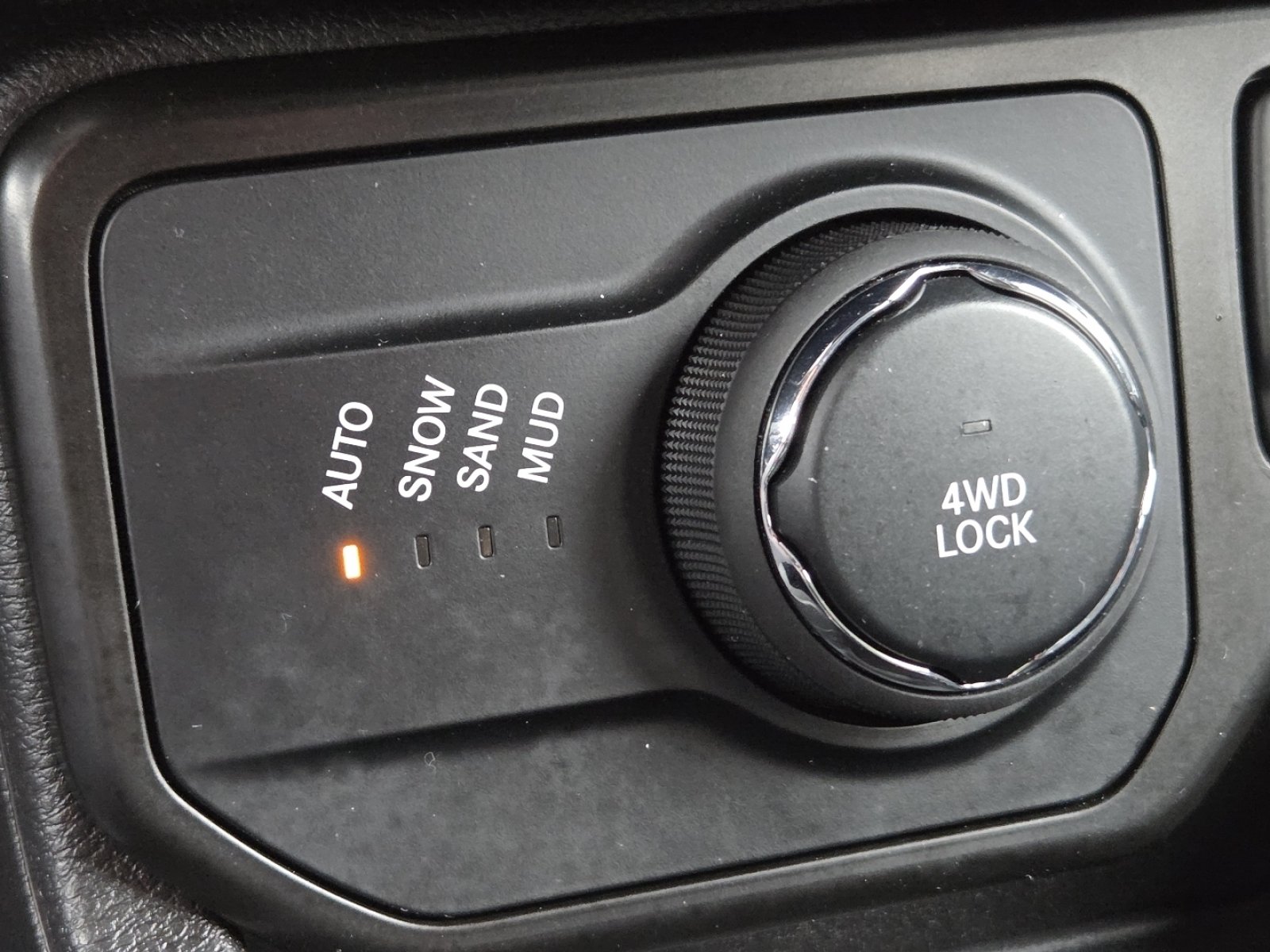 Used 2022 Jeep Renegade Altitude w/ Convenience Group AWD/4WD image 5