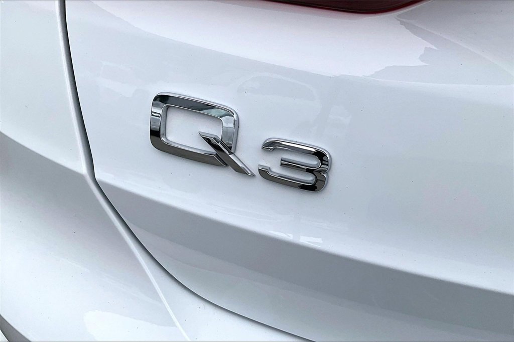 Used 2025 Audi Q3 2.0T Premium w/ Convenience Package image 24
