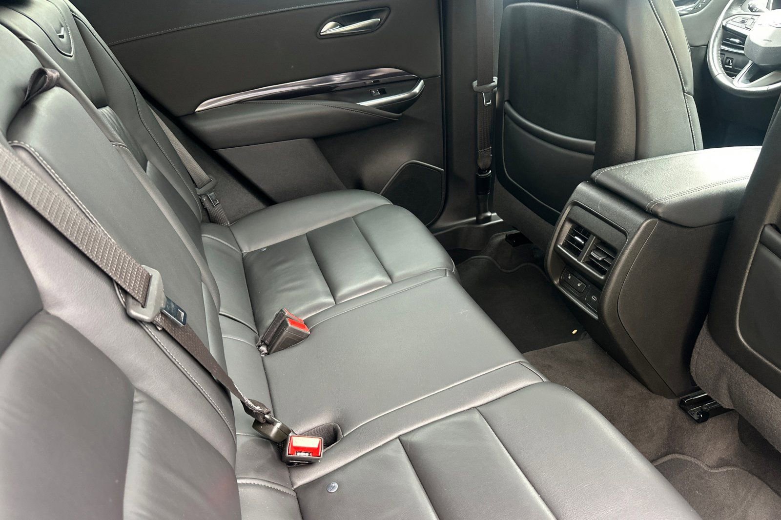 Used 2023 Cadillac XT4 Luxury w/ Cold Weather Package image 19