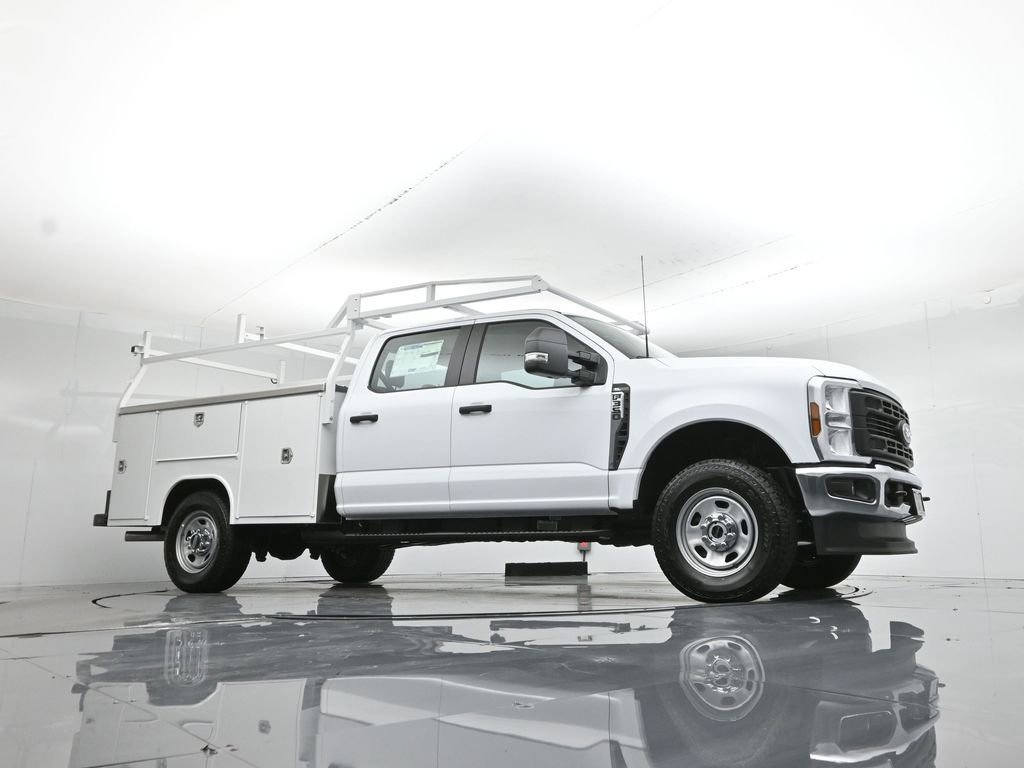 New 2026 Ford F350 XL w/ FX4 Off-Road Package AWD/4WD image 3