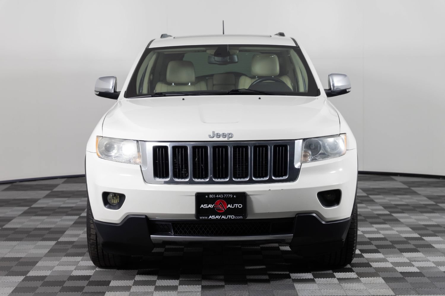 Used 2011 Jeep Grand Cherokee Limited AWD/4WD image 12