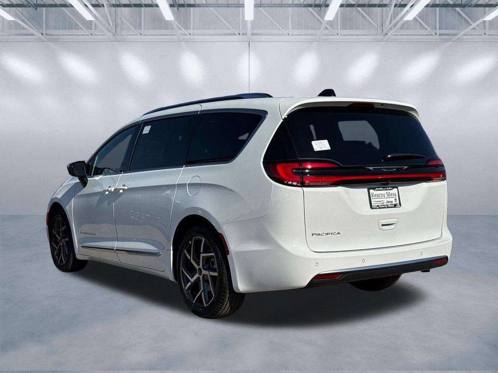 New 2027 Chrysler Pacifica Pinnacle w/ Theater Group FWD image 4