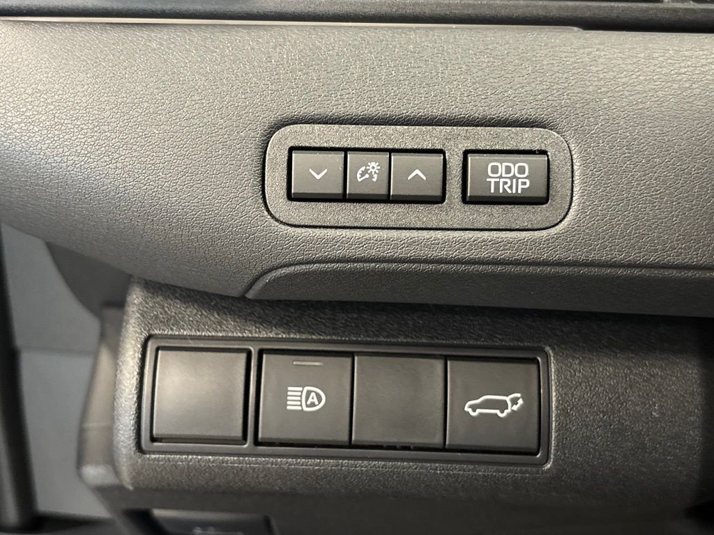 New 2026 Toyota C-HR AWD/4WD image 17