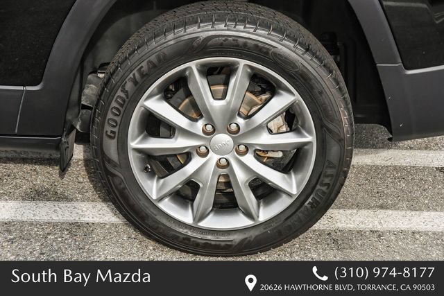 Used 2017 Jeep Cherokee Limited FWD image 10