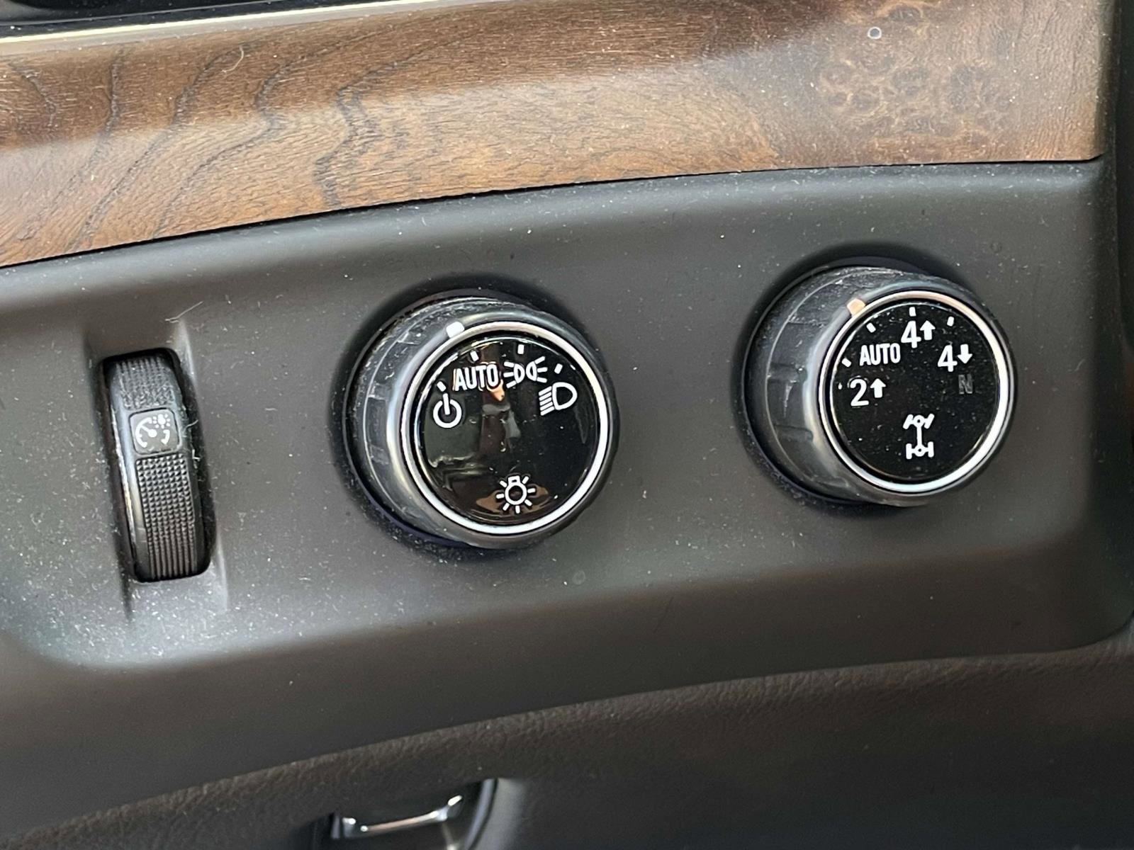 Used 2016 Cadillac Escalade ESV Premium image 20