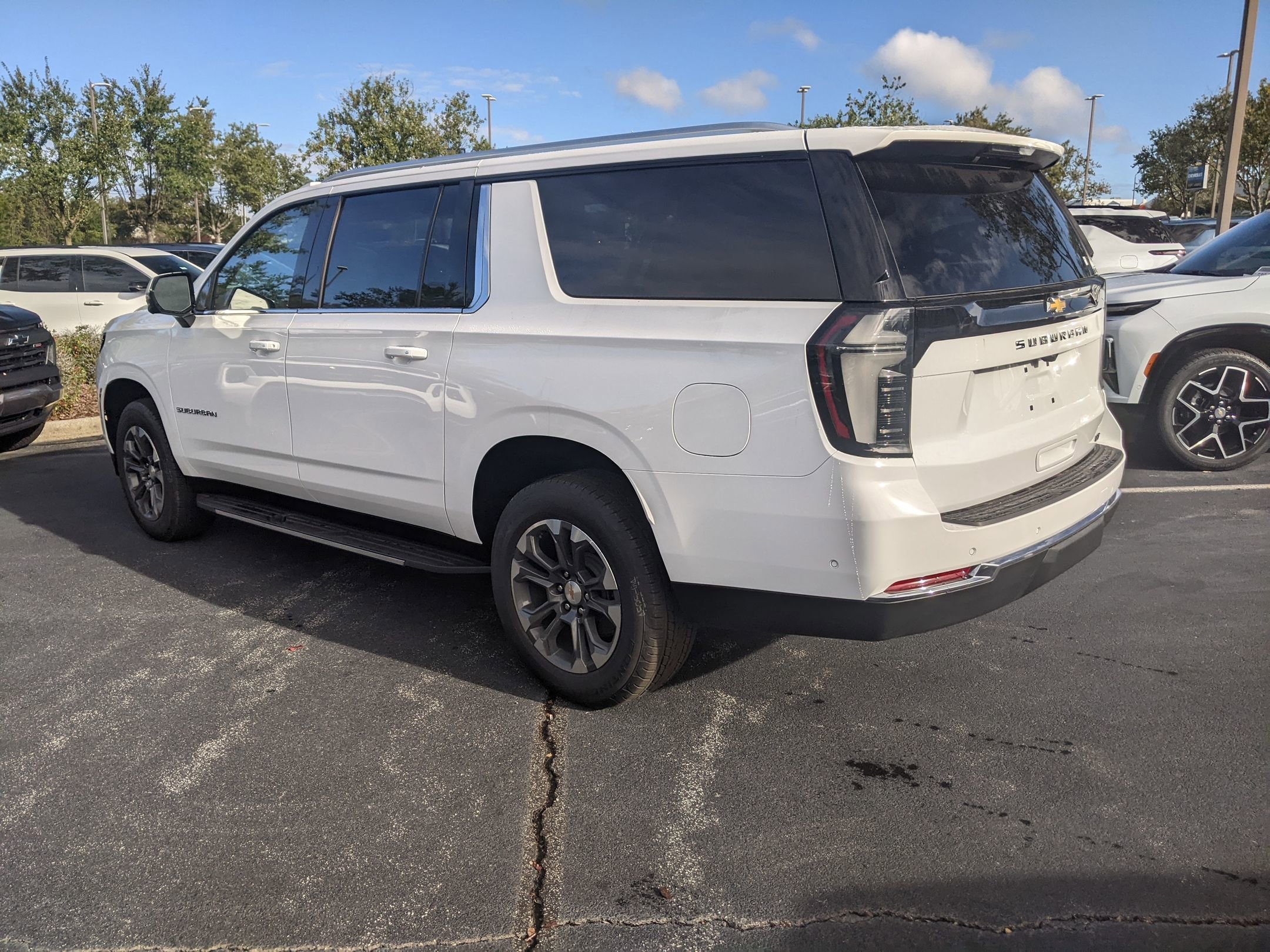 New 2026 Chevrolet Suburban LT w/ Comfort Package image 6