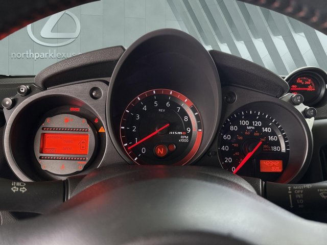 Used 2018 Nissan 370Z NISMO RWD image 16