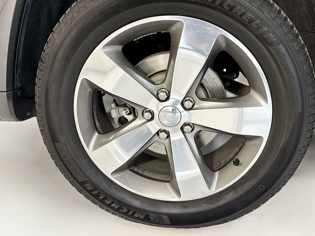 Used 2015 Jeep Grand Cherokee Overland w/ Advanced Technology Group image 31