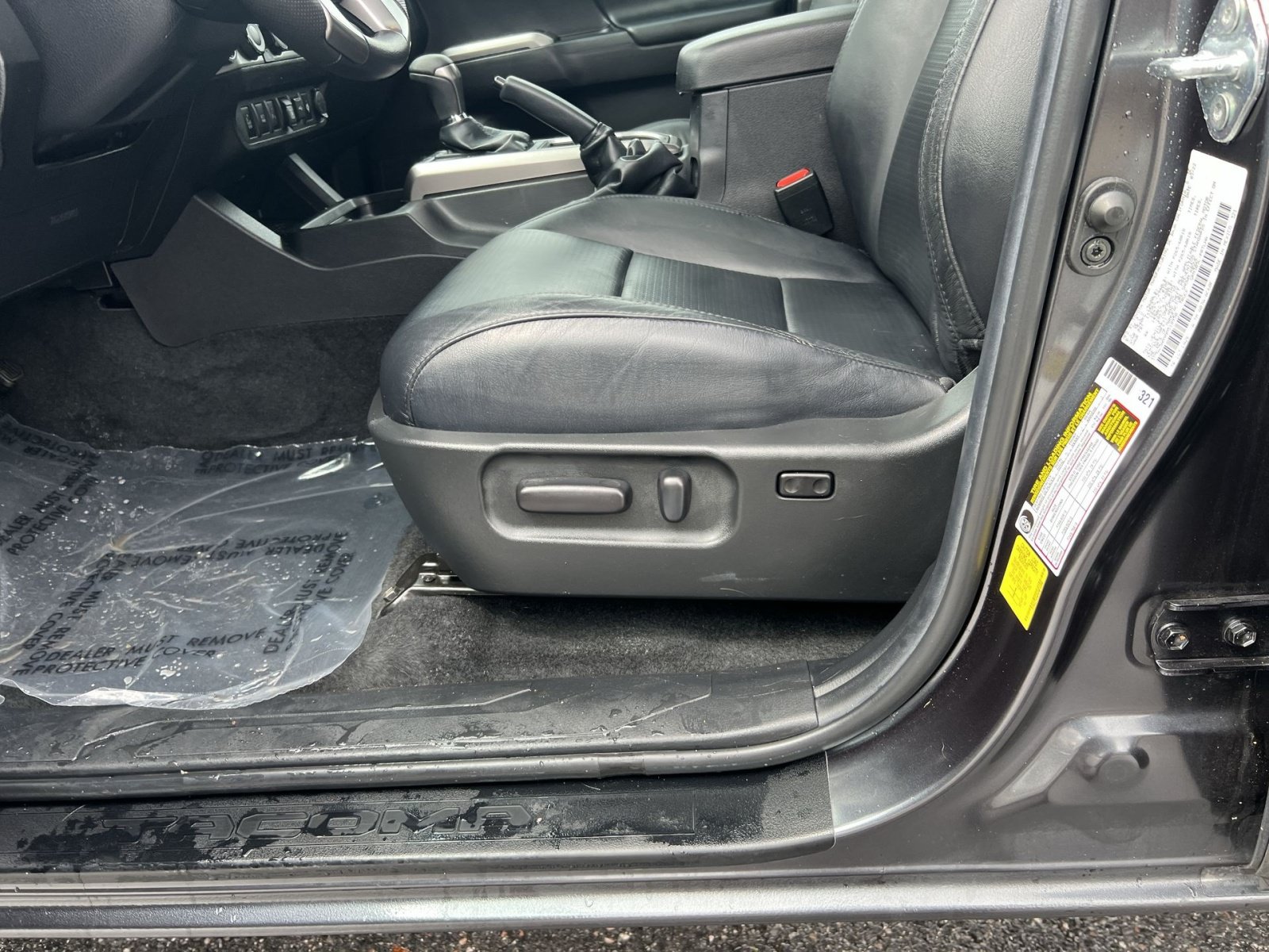 Used 2022 Toyota Tacoma Limited w/ Nightshade Package AWD/4WD image 14