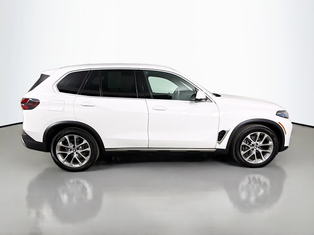 Used 2024 BMW X5 xDrive40i w/ Premium Package AWD/4WD image 8