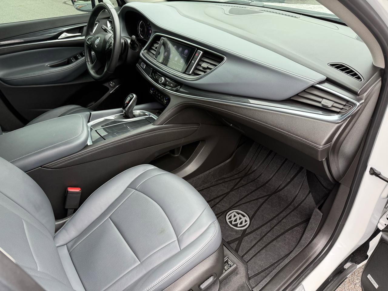 Used 2021 Buick Enclave Essence w/ Sport Touring Edition FWD image 20