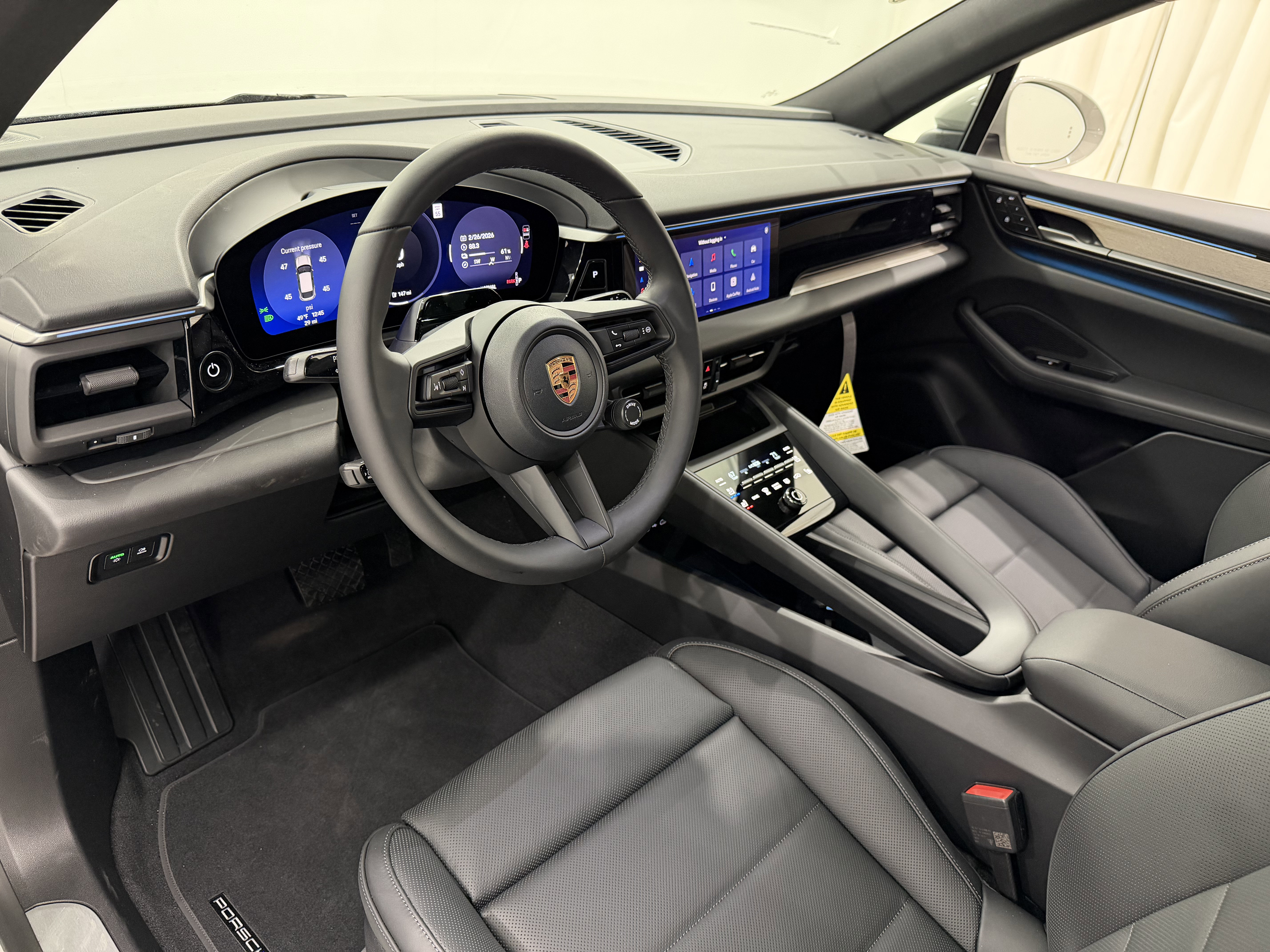 New 2026 Porsche Macan 4 Electric image 4