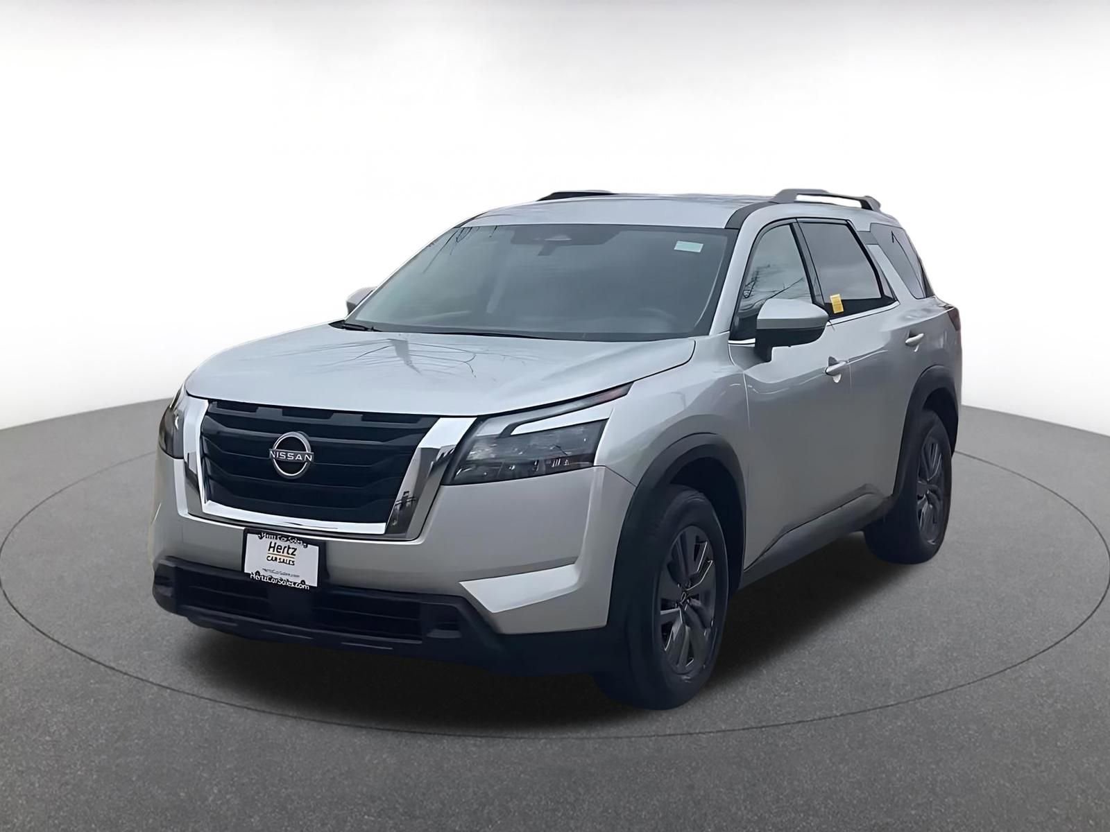 Used 2025 Nissan Pathfinder SV image 7