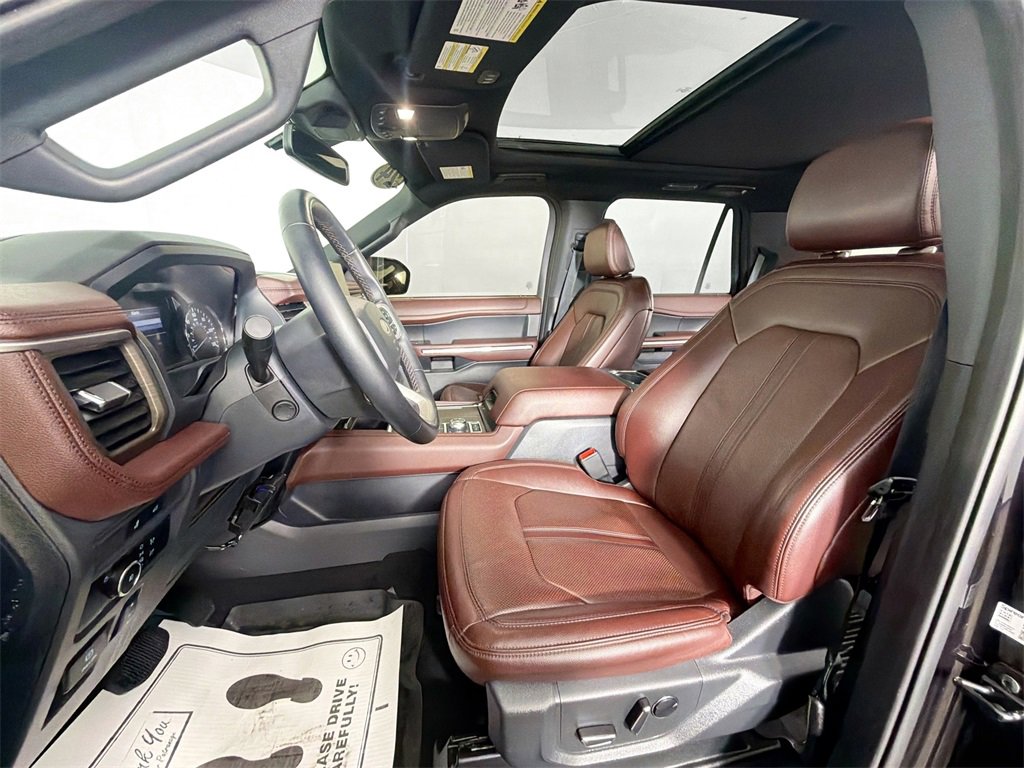 Used 2024 Ford Expedition Limited image 19