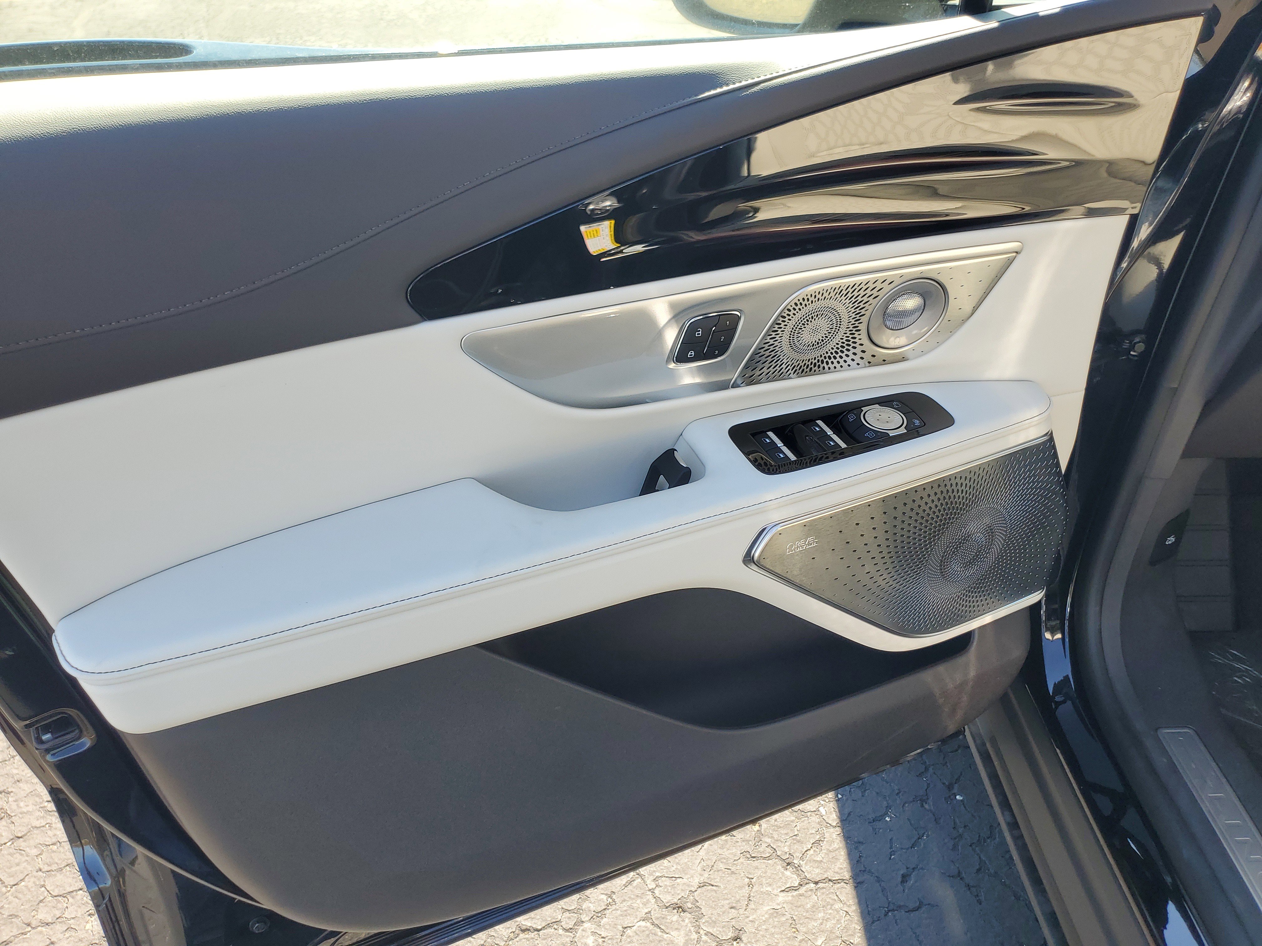 New 2025 Lincoln Nautilus Black Label image 8