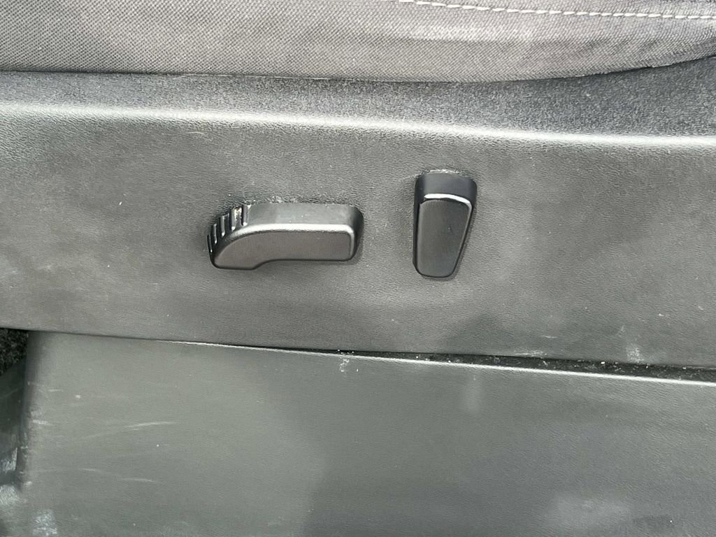 Used 2023 Nissan Frontier SV w/ SV Convenience Package image 11