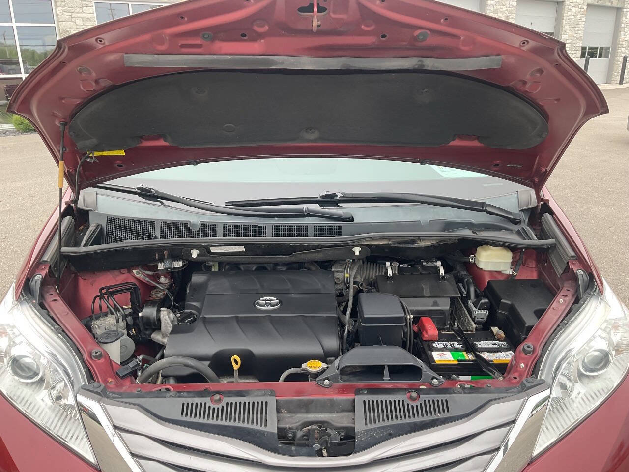 Used 2015 Toyota Sienna XLE FWD image 49