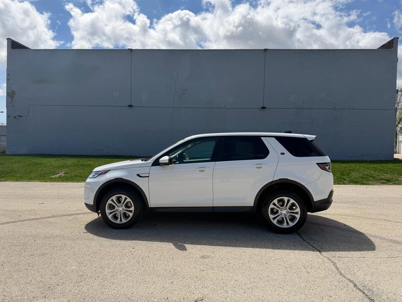 Used 2020 Land Rover Discovery Sport image 4